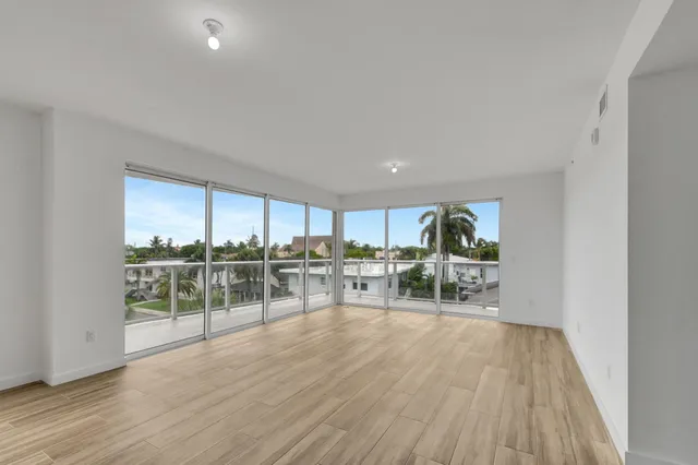 3-bedroom home at 117 Lake Avenue #Unit 304, Lake Worth Beach