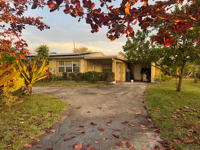 3-bedroom home at 1414 N Seacrest Boulevard, Boynton Beach