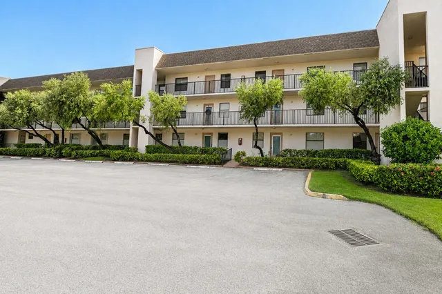 2-bedroom home at 2941 N NOB HILL Road #112, Sunrise