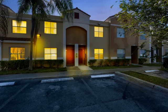 2-bedroom rental at 4080 NW 90TH Avenue #4080, Sunrise