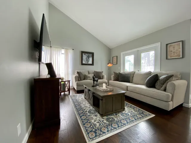2-bedroom rental at 453 Park Forest Way, Wellington