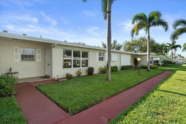 1-bedroom rental at 220 COUNTRY Lane #B, Boynton Beach