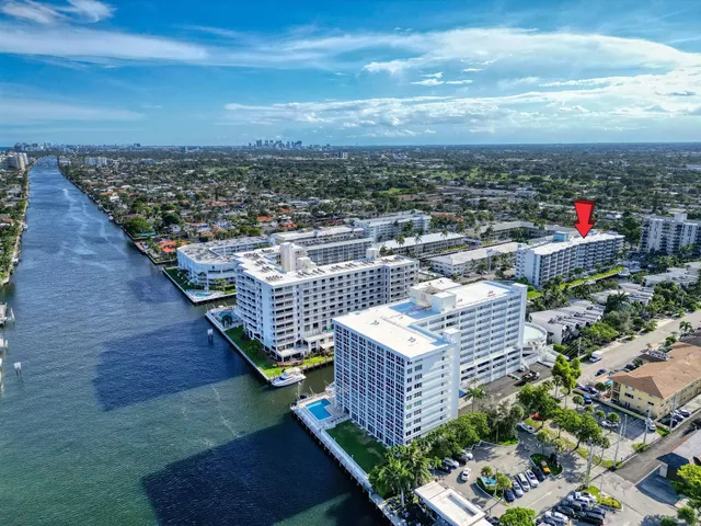 2-bedroom rental at 3051 NE 48TH Street #301, Fort Lauderdale