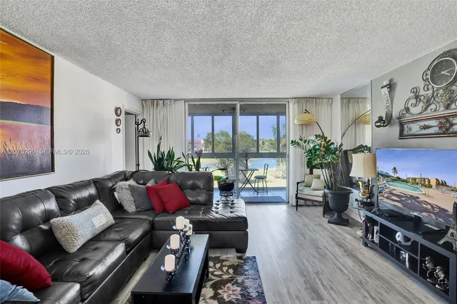 2-bedroom home at 9461 Sunrise Lakes Boulevard #208, Sunrise
