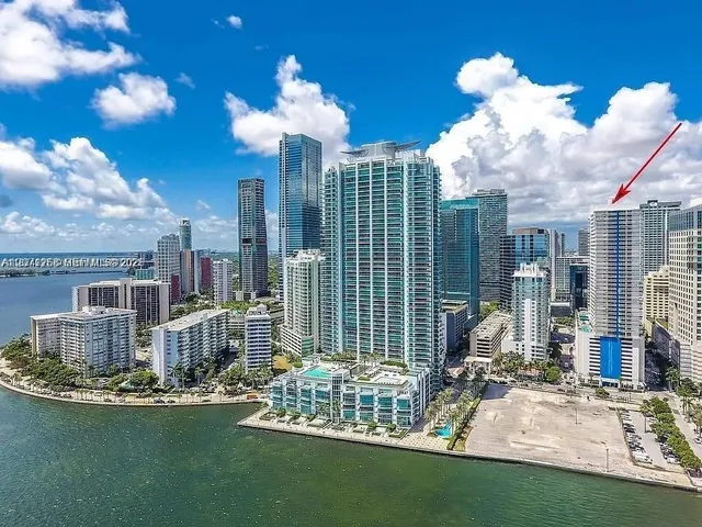 1-bedroom home at 1200 Brickell Bay Drive #1518, Miami