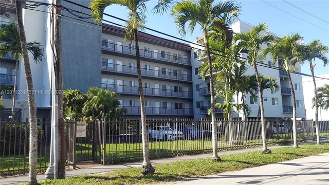2-bedroom home at 900 SW 84th Avenue #301E, Miami