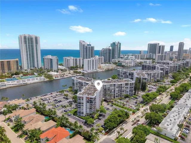 2-bedroom home at 1000 Parkview Drive #1007, Hallandale Beach