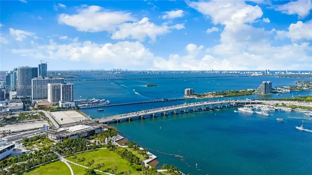 3-bedroom home at 398 NE 5th Street #2118, Miami