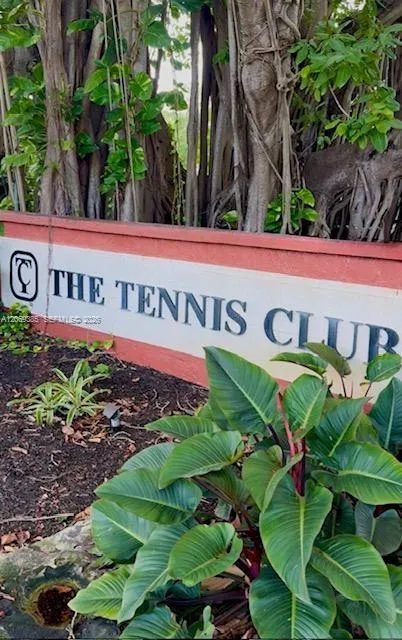 2-bedroom rental at 610 Tennis Club Drive #407, Fort Lauderdale