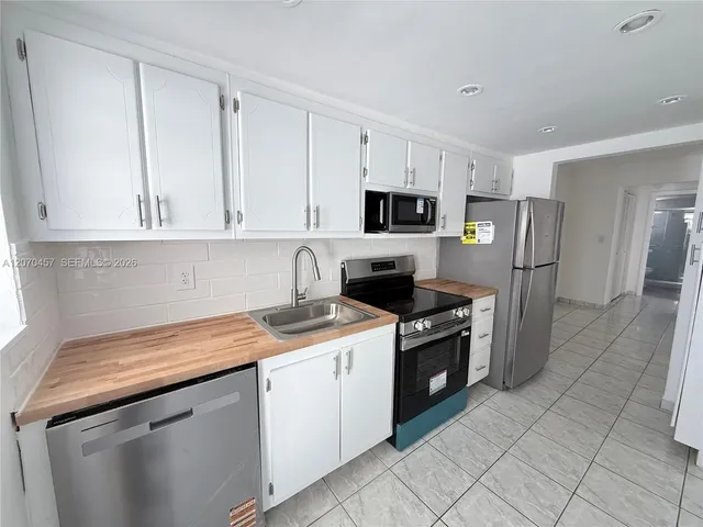 1-bedroom rental at 1340 Lincoln Road #707, Miami Beach