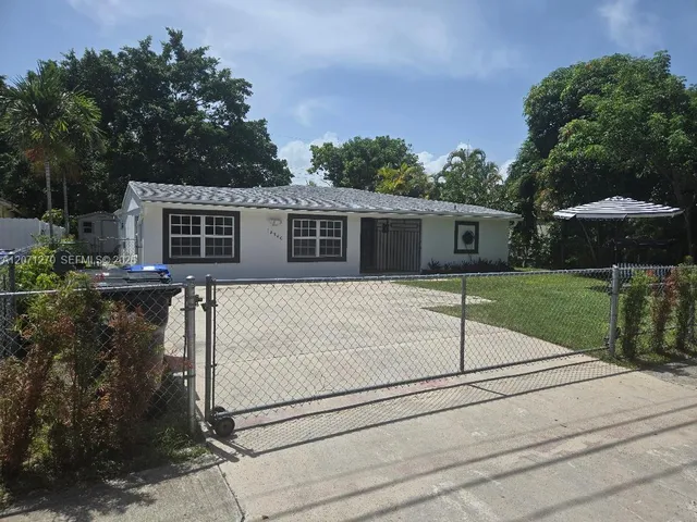 4-bedroom rental at 18360 NE 22nd Avenue, North Miami Beach