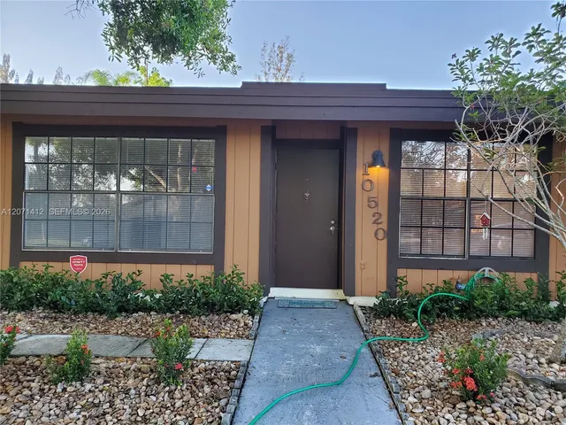2-bedroom rental at 10520 Buttonwood Avenue #10520, Pembroke Pines