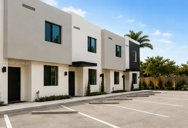 3-bedroom rental at 171 NW 158th Street #11, Miami