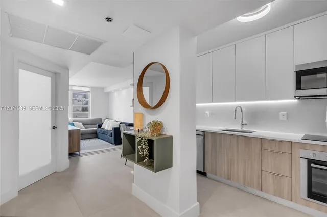 1-bedroom rental at 100 Lincoln Road #539, Miami Beach
