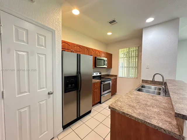 2-bedroom rental at 6055 SW 19th Court #6055, North Lauderdale