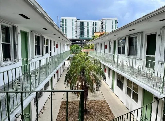 1-bedroom rental at 1824 Monroe Street #8, Hollywood