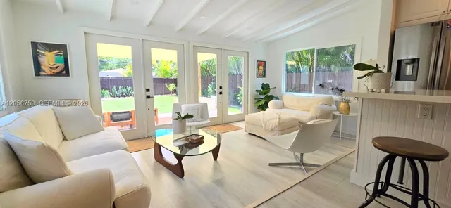 3-bedroom rental at 712 SW 9th Street #1, Fort Lauderdale