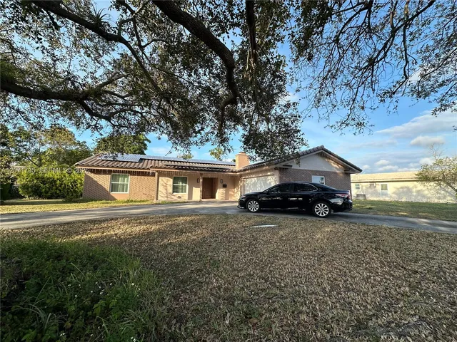 4-bedroom rental at 8203 NW 37th Street, Coral Springs