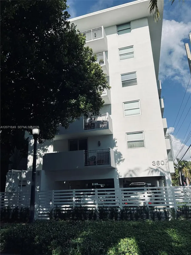 2-bedroom rental at 360 Meridian Avenue #6E, Miami Beach