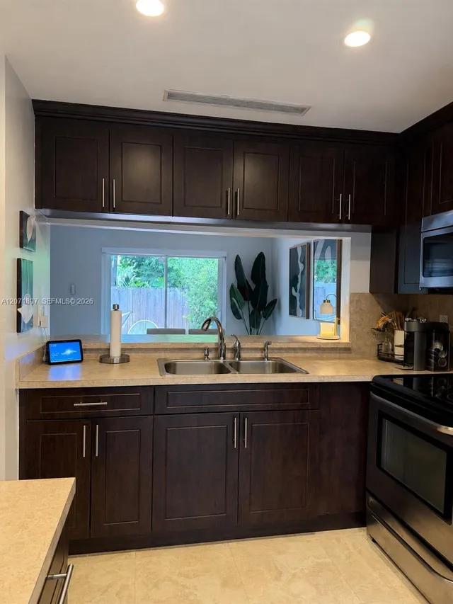 2-bedroom rental at 7483 SW 109th Avenue, Miami