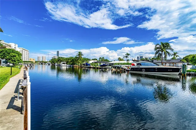 2-bedroom rental at 455 Paradisee Isle Boulevard #106, Hallandale Beach