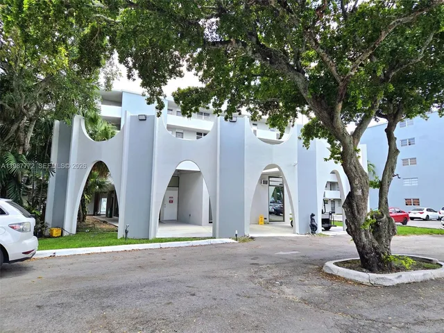 1-bedroom home at 1700 NE 191st Street #100, Miami