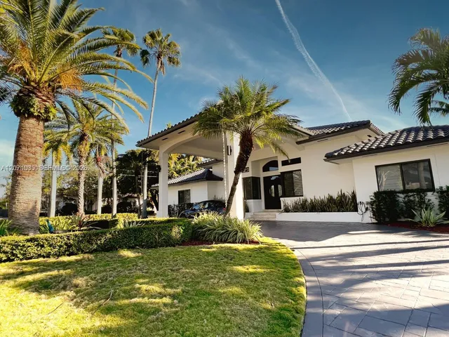 4-bedroom home at 17615 SW 80th, Palmetto Bay