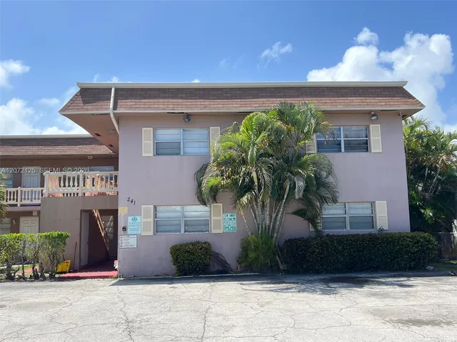 2-bedroom home at 241 SE 9th Avenue #109, Pompano Beach