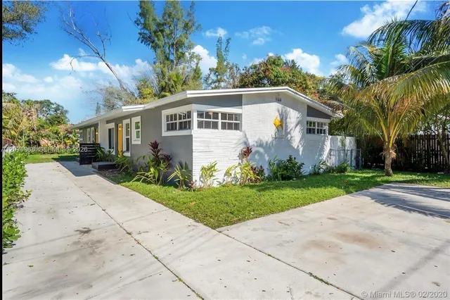 3-bedroom rental at 1301 NE 147th Street #1301, Miami