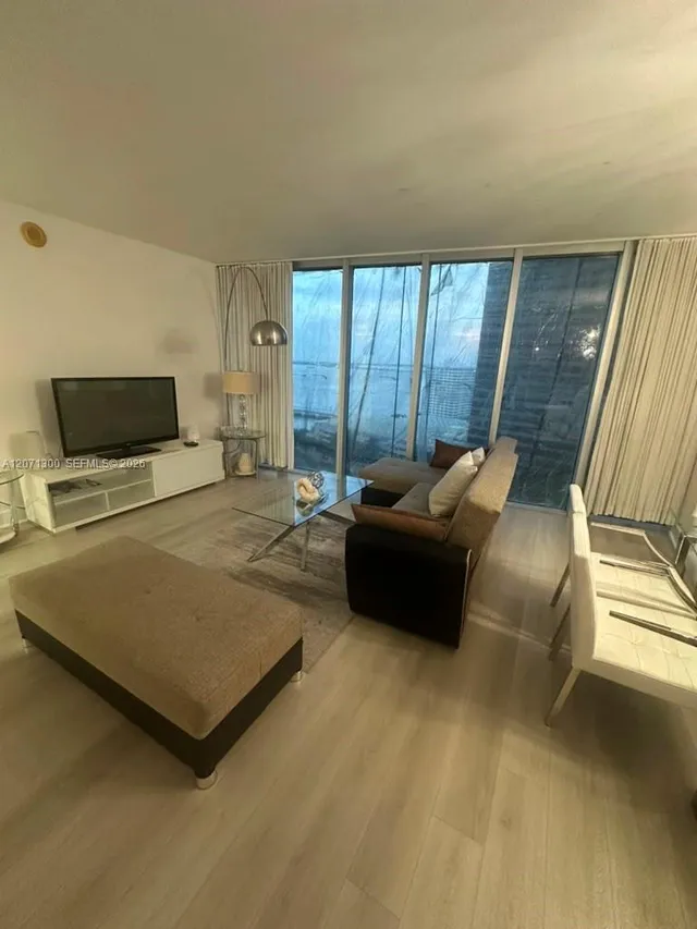 2-bedroom rental at 485 Brickell Avenue #1908, Miami