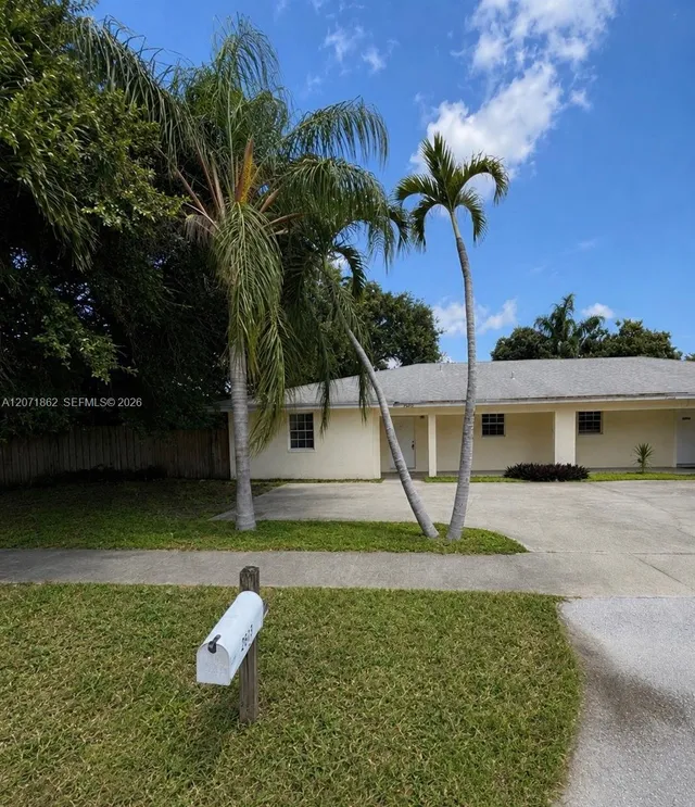 3-bedroom rental at 2653 SW 51st Street #1, Fort Lauderdale