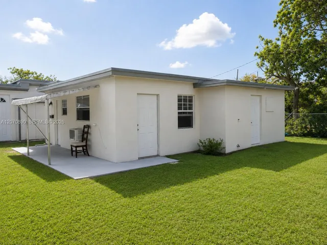 3-bedroom rental at 325 NE 108th Street #1, Miami