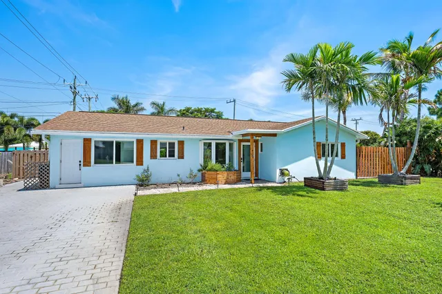 3-bedroom home at 1 WINDSOR Road W, Jupiter