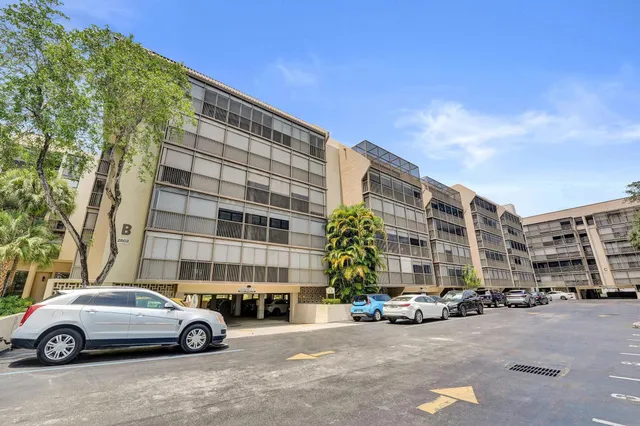 2-bedroom home at 2802 N 46th Avenue #B318, Hollywood