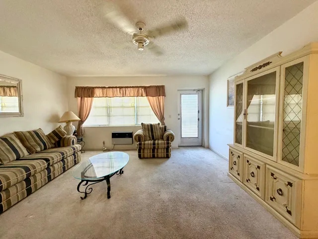 1-bedroom home at 348 NORTHAMPTON Q, West Palm Beach