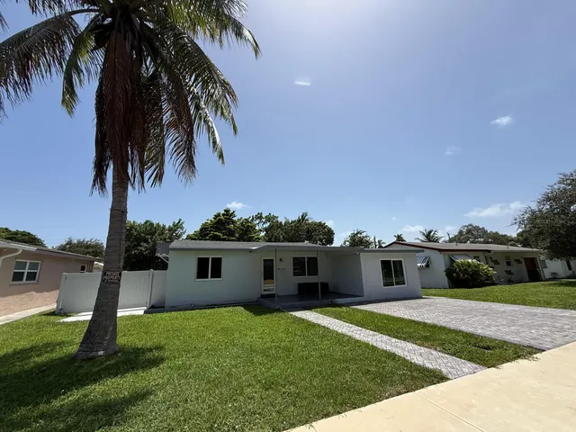 2-bedroom rental at 637 SW 2ND Street, Hallandale Beach