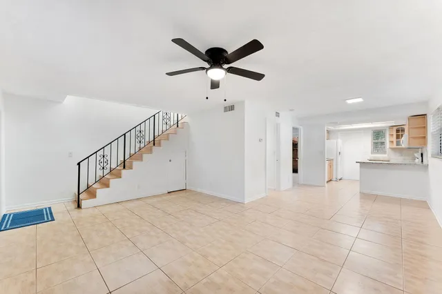 3-bedroom rental at 1945 NW 4th Avenue #42c, Boca Raton