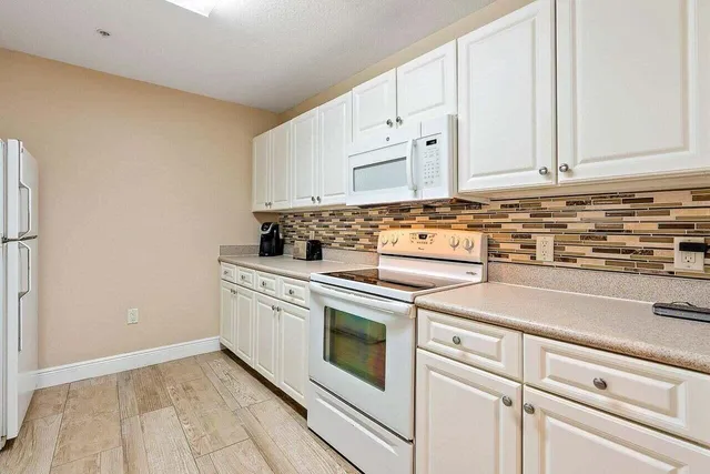 2-bedroom rental at 1200 Town Center Drive #425, Jupiter