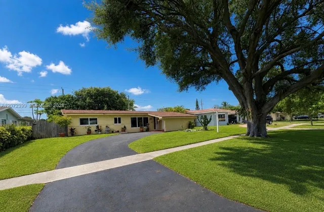 4-bedroom home at 1812 N 45th Avenue, Hollywood