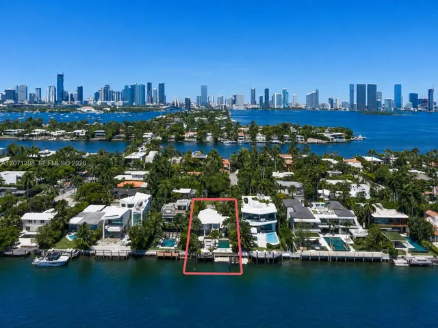 4-bedroom home at 455 E Dilido Drive, Miami Beach