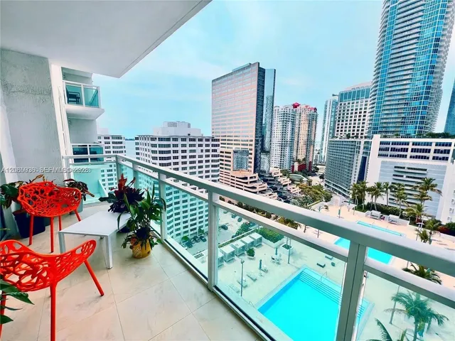 2-bedroom home at 950 Brickell Bay Drive #1807, Miami