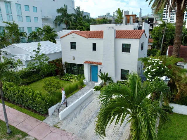 6-bedroom rental at 1320 Flamingo Way, Miami Beach