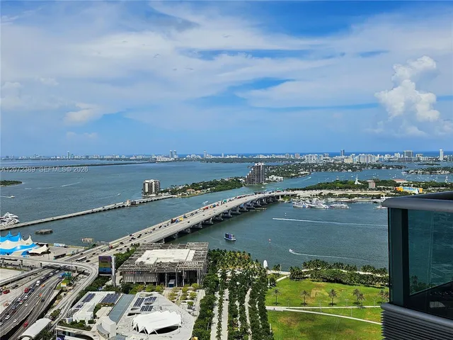 1-bedroom rental at 900 Biscayne Boulevard #4210, Miami