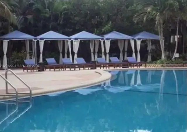 1-bedroom rental at 19370 Collins Avenue #420, Sunny Isles Beach