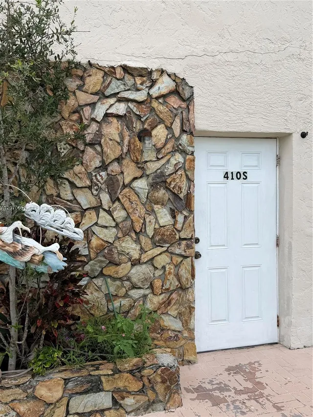 1-bedroom rental at 410 N 58th Avenue #S, Hollywood