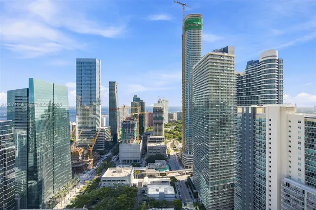 3-bedroom rental at 1080 Brickell Avenue #3800, Miami