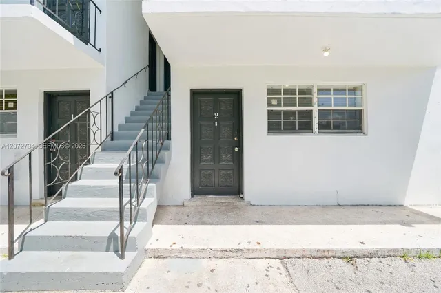 3-bedroom rental at 219 NW 10th Avenue #APT #2, Miami
