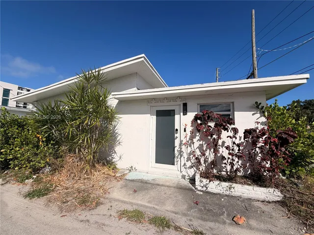 1-bedroom rental at 2036 Jackson Street #2, Hollywood