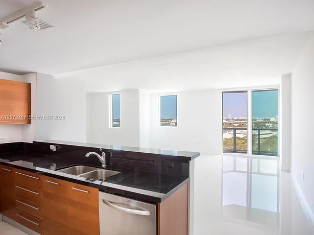 2-bedroom rental at 244 Biscayne Boulevard #2402, Miami