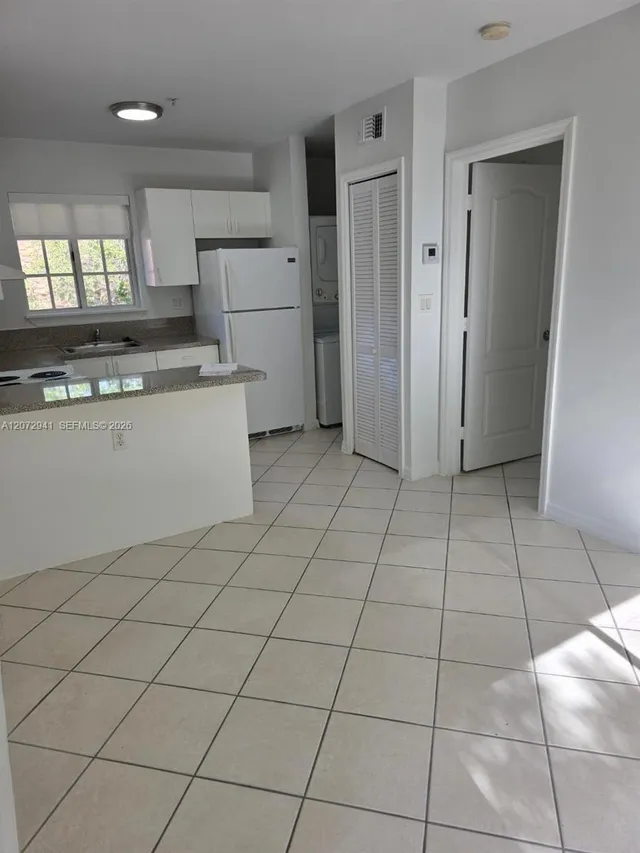 1-bedroom rental at 3090 Bird Avenue #303, Coconut Grove